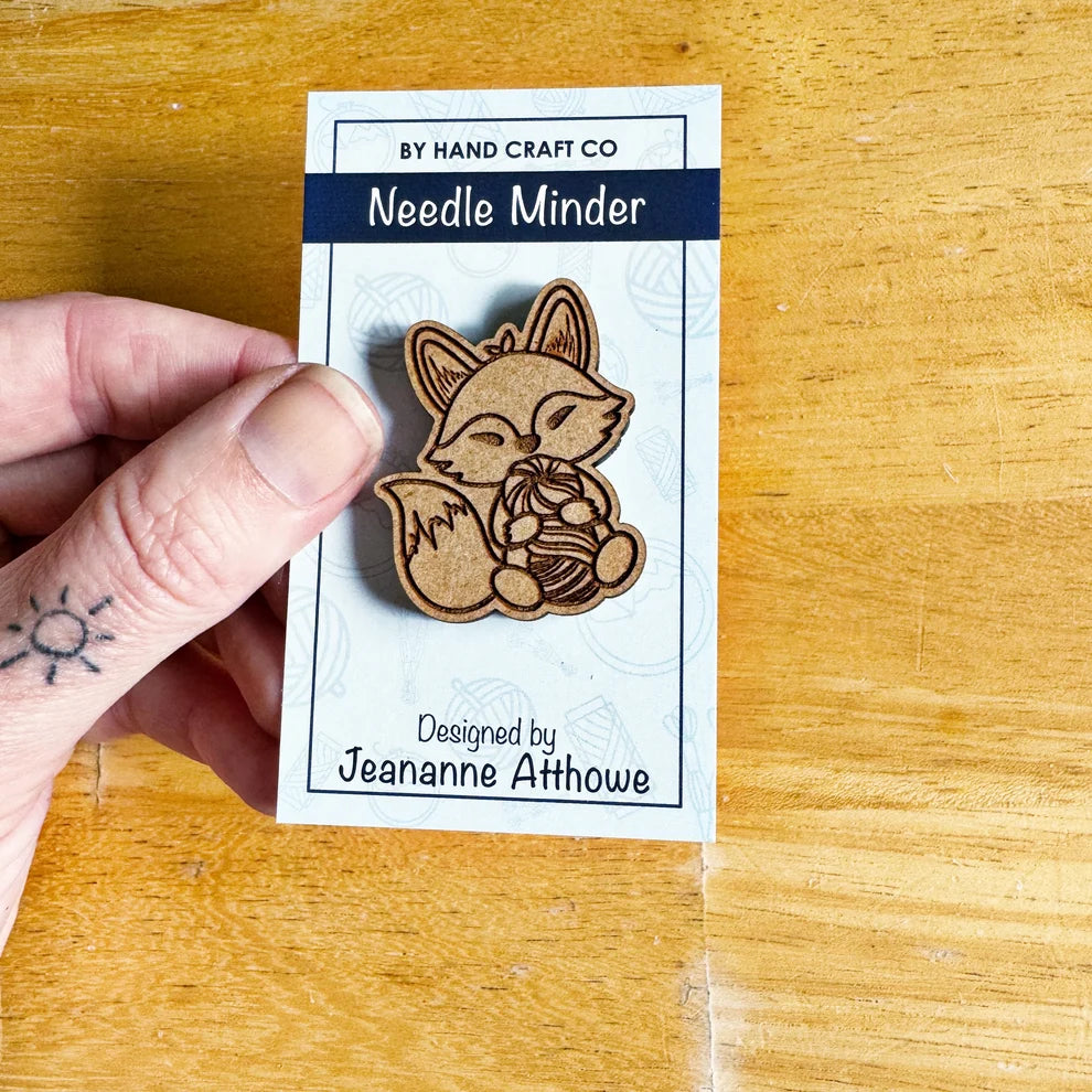 Wooden Magnetic Needle Minder