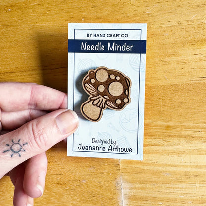 Wooden Magnetic Needle Minder