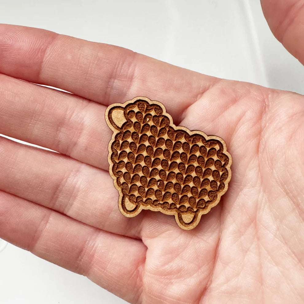 Wooden Magnetic Needle Minder
