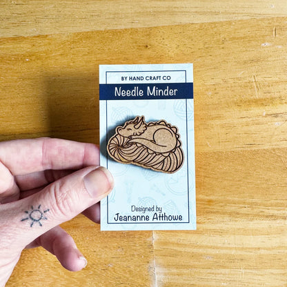 Wooden Magnetic Needle Minder